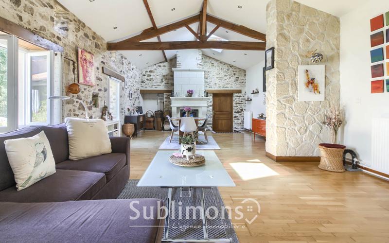 Maison ancienne - 366 m² - 8 pièces