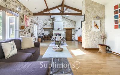 Maison ancienne - 366 m² - 8 pièces