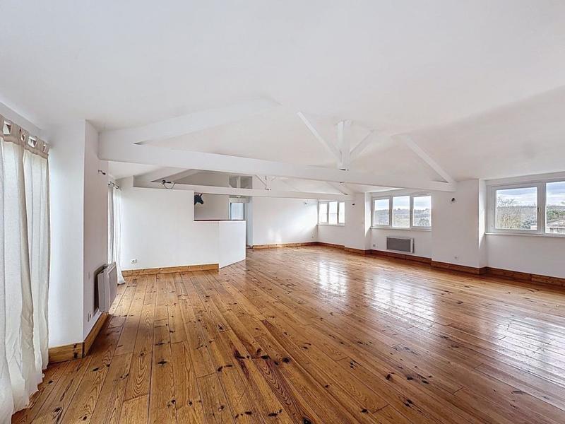 Appartement - 145 m² - 5 pièces