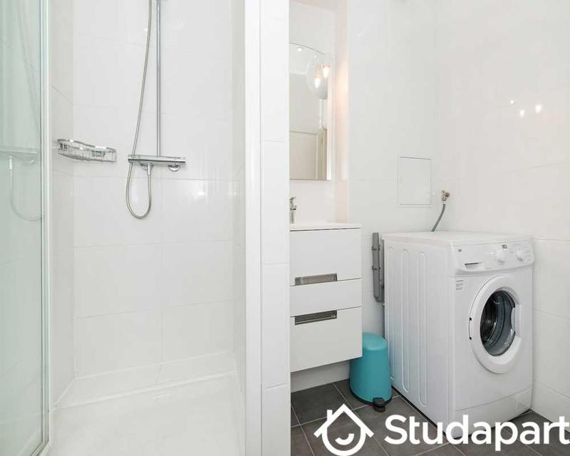 Chambre - 80 m² - 1 pièce