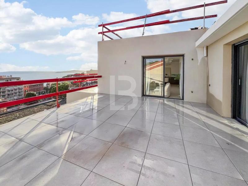 Penthouse - 112 m² - 4 pièces