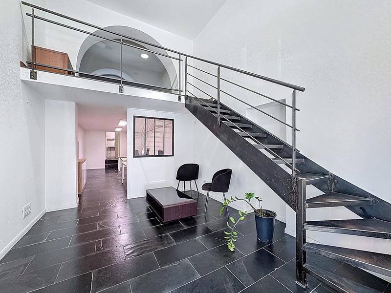 Local commercial - 76 m² - 4 pièces