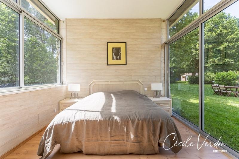 Propriété - 280 m² - 10 pièces