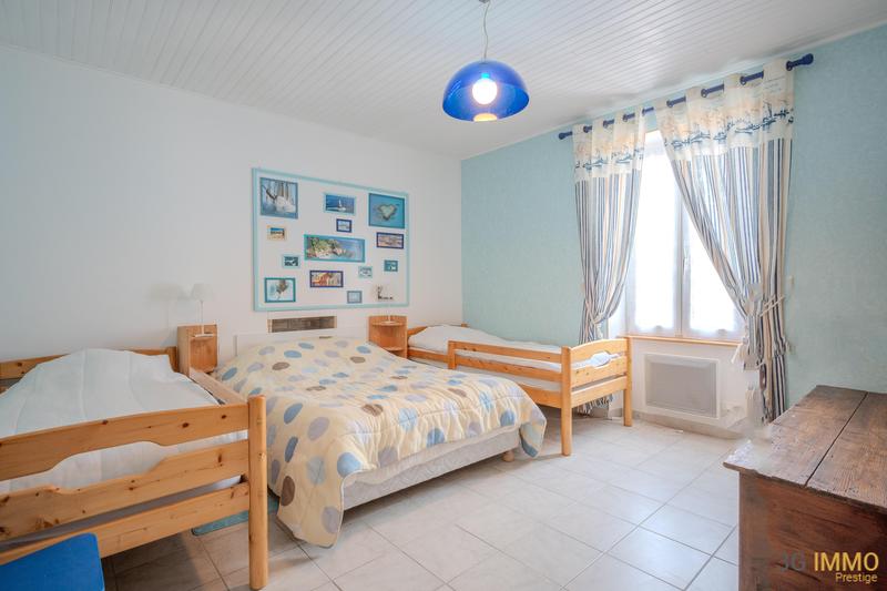 Maison ancienne - 190 m² - 7 pièces