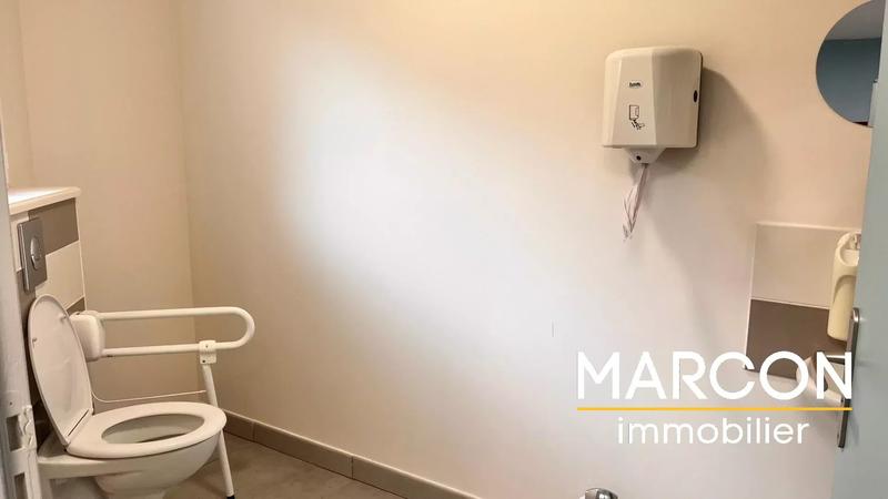 Local d'activités - 102 m² - 3 pièces