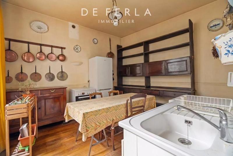 Appartement - 166 m² - 9 pièces