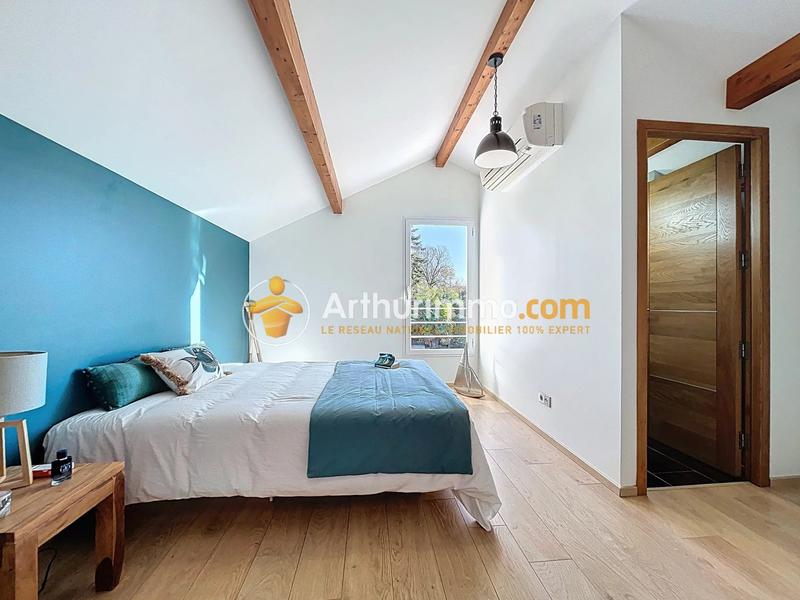 Maison - 278 m² - 8 pièces