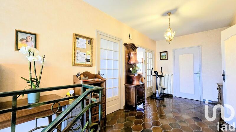 Maison - 195 m² - 9 pièces