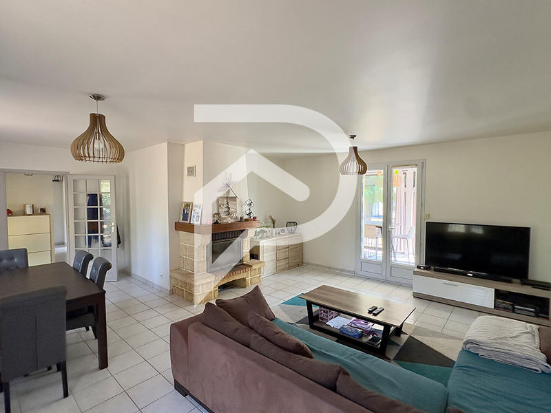 Maison - 93 m² - 4 pièces