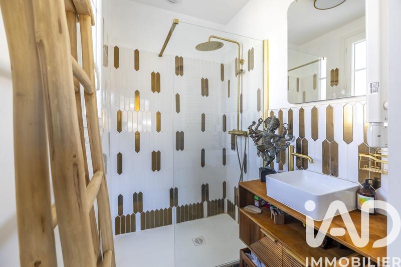 Maison - 210 m² - 8 pièces