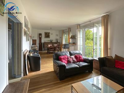 Maison - 200 m² - 6 pièces