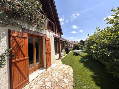 Maison traditionnelle - 137 m² - 6 pièces