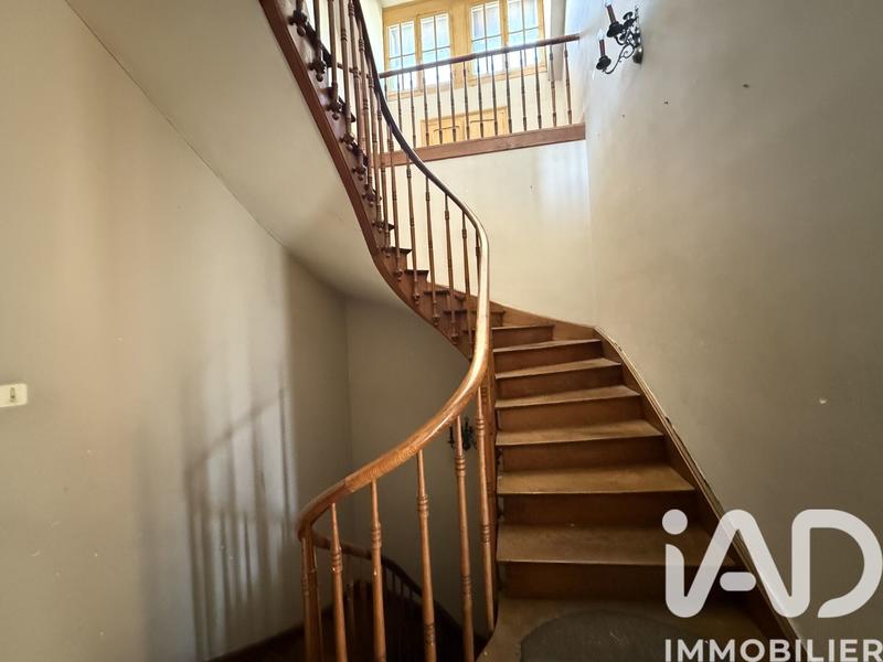 Maison - 225 m² - 7 pièces