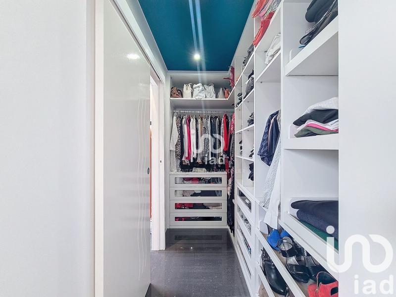 Maison - 240 m² - 8 pièces