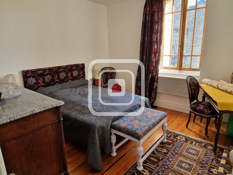 Maison - 340 m² - 5 pièces