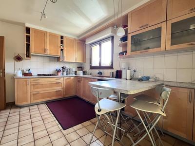 Maison - 213 m² - 9 pièces