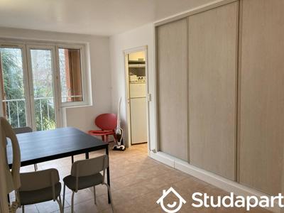 Chambre - 9 m² - 1 pièce