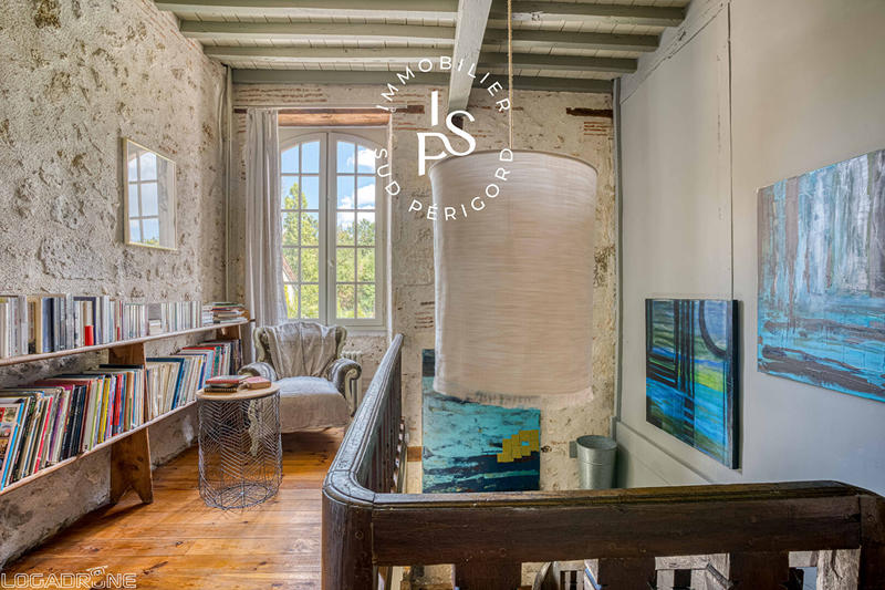 Demeure - 384 m² - 11 pièces