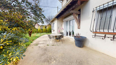 Maison - 90 m² - 4 pièces