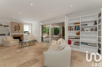 Maison - 233 m² - 8 pièces