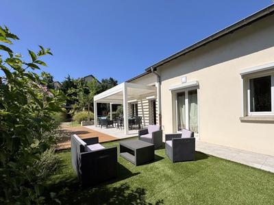 Maison - 172 m² - 8 pièces