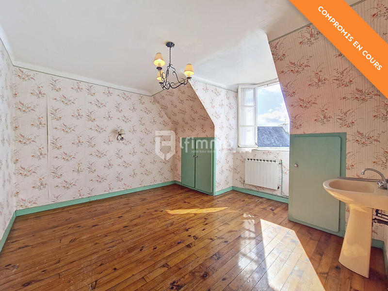 Maison - 182 m² - 8 pièces