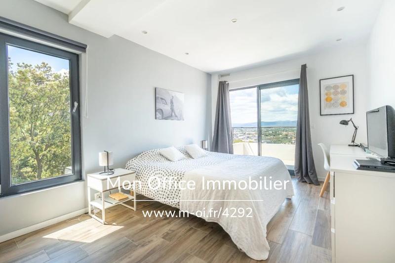 Villa - 216 m² - 6 pièces