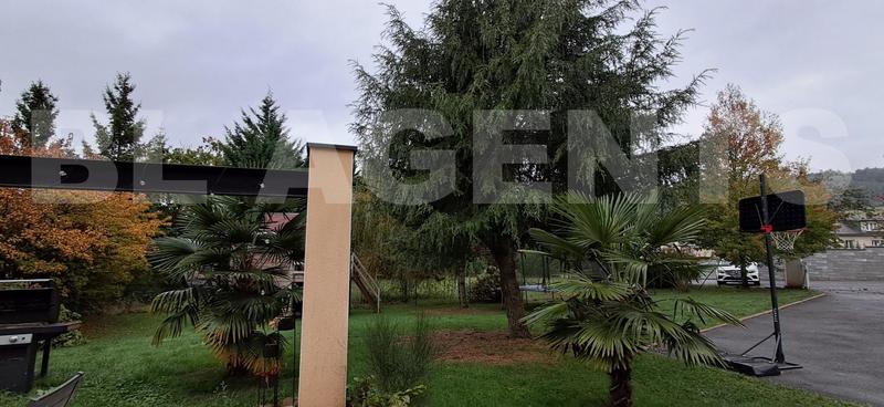 Maison - 239 m² - 10 pièces