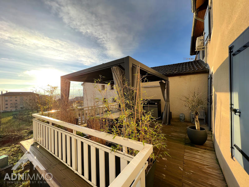 Maison - 290 m² - 8 pièces