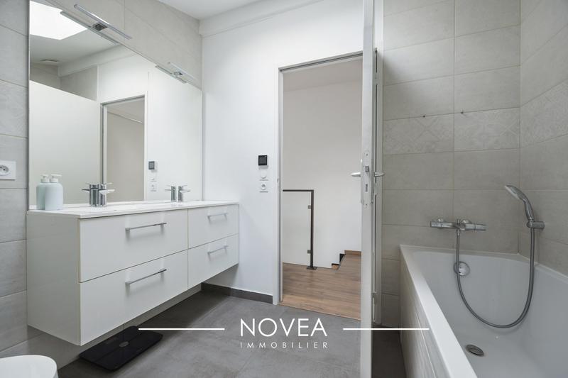 Maison - 97 m² - 4 pièces