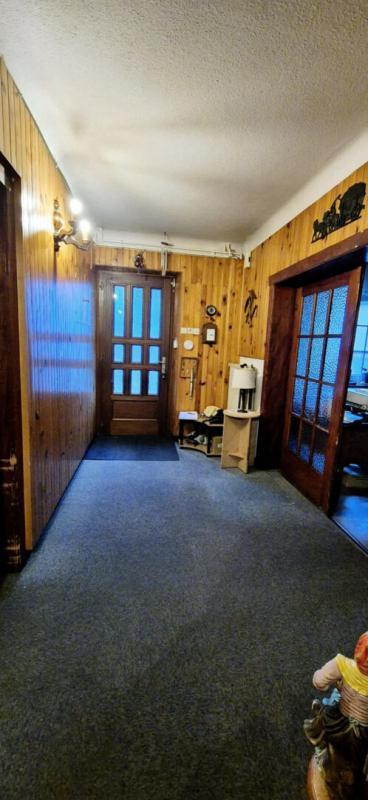 Maison - 210 m² - 7 pièces