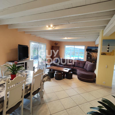 Maison - 232 m² - 11 pièces