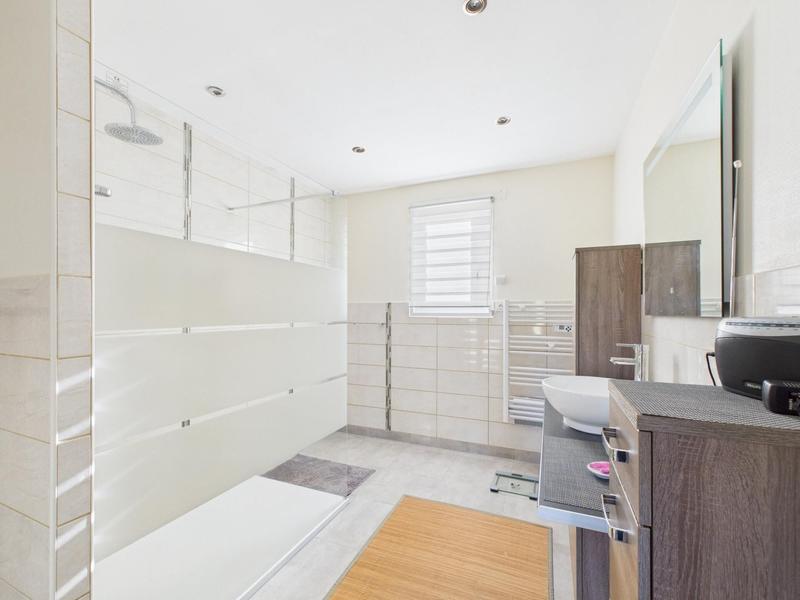 Villa - 185 m² - 11 pièces