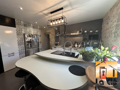 Maison ancienne - 286 m² - 8 pièces