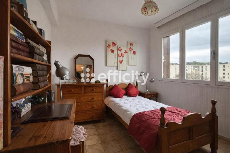 Appartement - 90 m² - 5 pièces