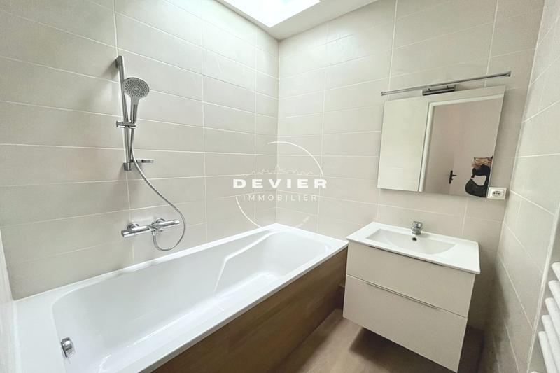 Maison de village - 94 m² - 4 pièces