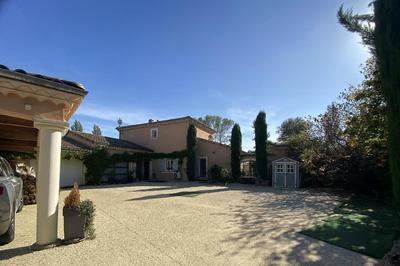 Maison - 205 m² - 7 pièces