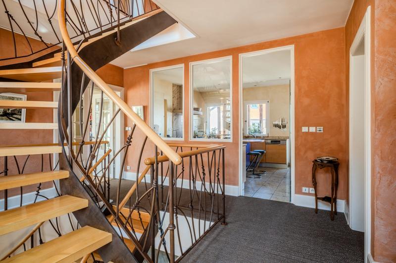 Maison - 500 m² - 9 pièces