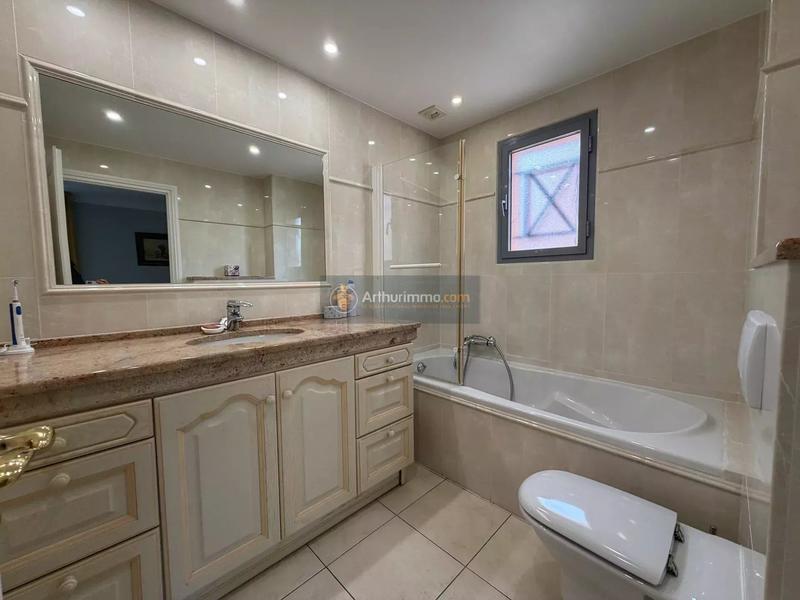 Appartement - 107 m² - 4 pièces