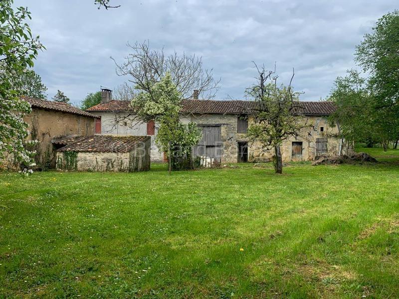 Maison en pierre - 222 m² - 8 pièces