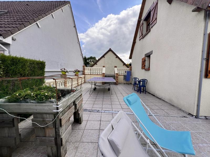 Maison - 90 m² - 5 pièces