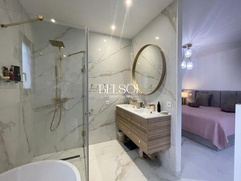 Villa - 216 m² - 7 pièces