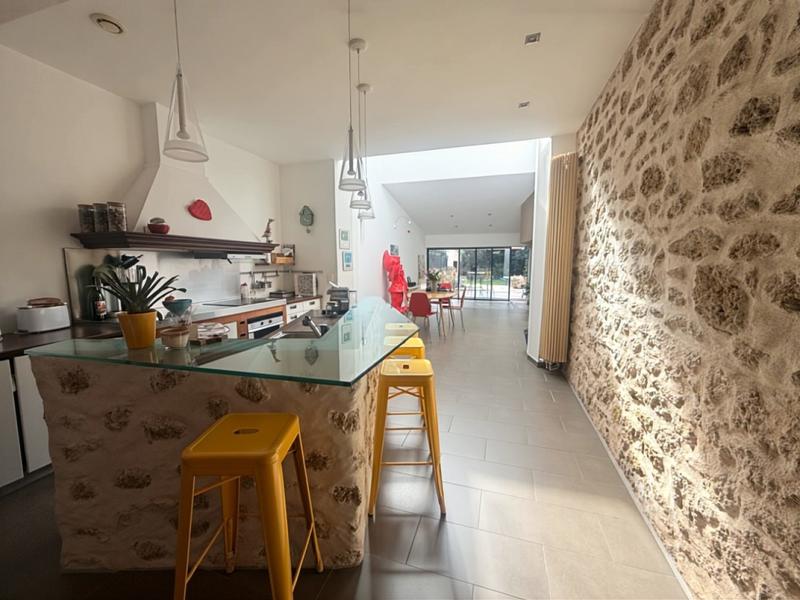 Maison - 211 m² - 5 pièces