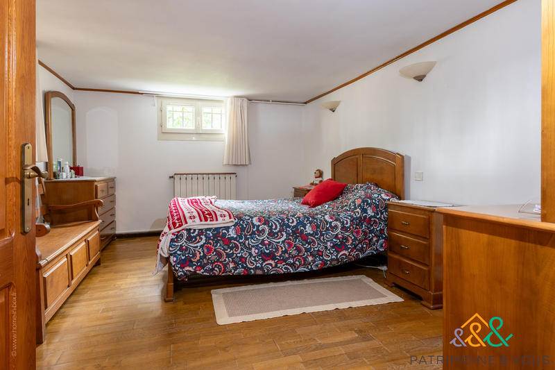 Châlet - 198 m² - 7 pièces