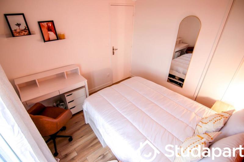 Chambre - 10 m² - 1 pièce