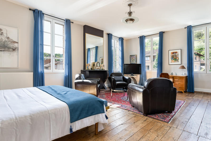 Maison - 450 m² - 11 pièces