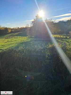 Terrain constructible - 1 883 m²