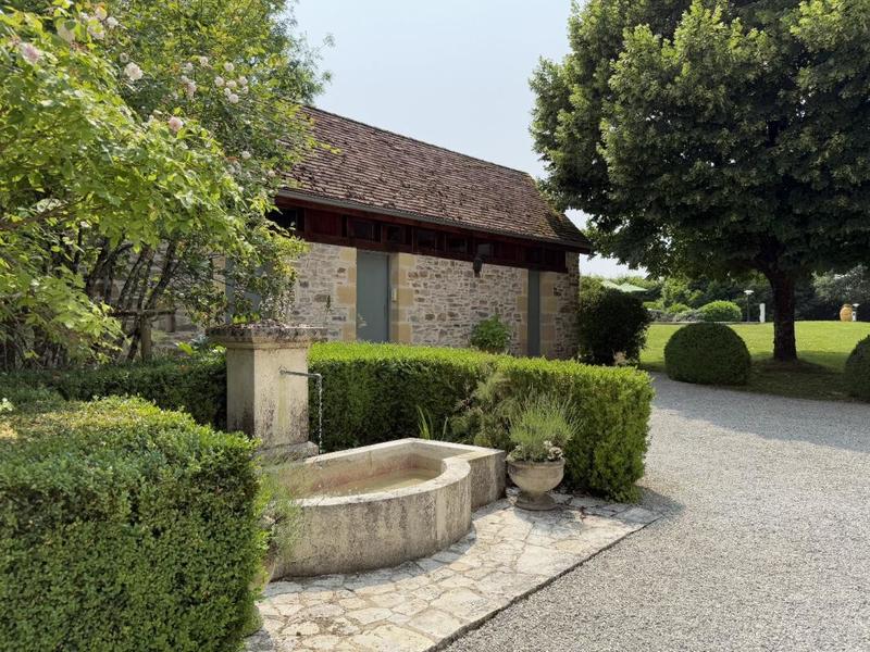 Maison - 243 m² - 6 pièces