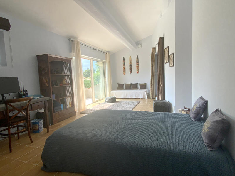 Maison - 273 m² - 6 pièces