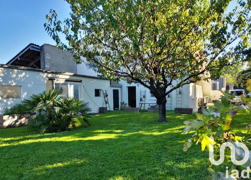 Maison - 200 m² - 8 pièces